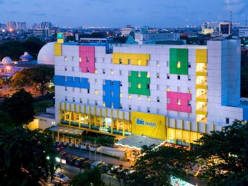 Ibis Budget Jakarta Cikini Hotel Exterior foto